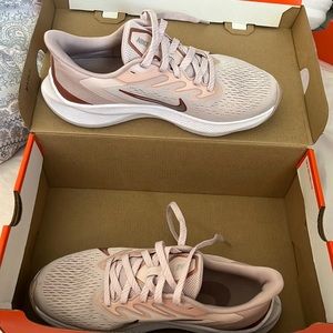 Womens Nike zoom winflo 7